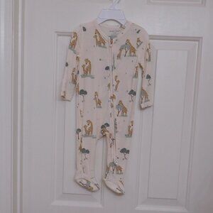 NWT Angel Dear Beige Giraffe Print Bamboo Pajamas sz 3-6 Months